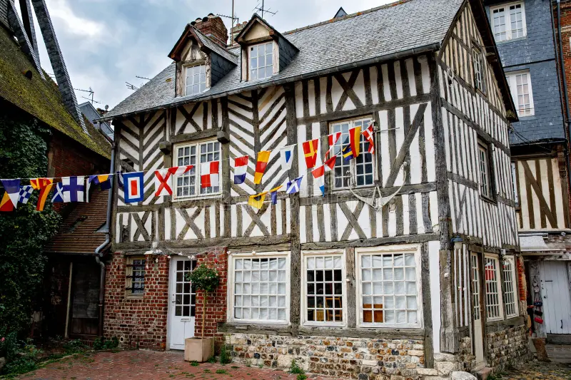 Modification de façade d’une maison à pans de bois à Honfleur